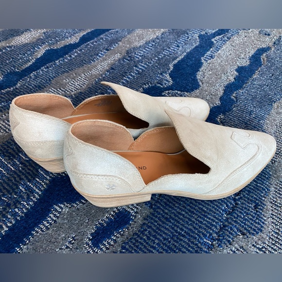 Merlyin Loafer in Cream & Light Brown - Size 10 - Picture 4 of 9